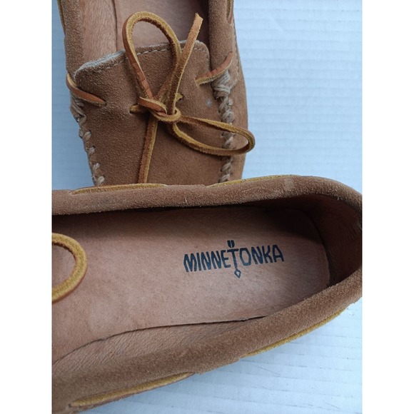 Minnetonka Moccasins 917T Taupe Leather Suede Round Toe Slip On Shoes Size 8 main image 6